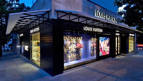 louis vuitton bellevue hours|louis vuitton store in bellevue.